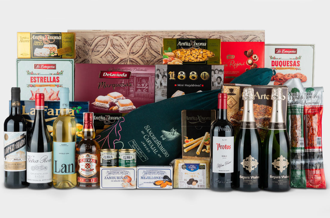 Lote Gourmet Navideño Nº 50 – Selección Deluxe con Paleta 100% Ibérica Sánchez Romero Carvajal, Doble Cava y Whisky Chivas Regal